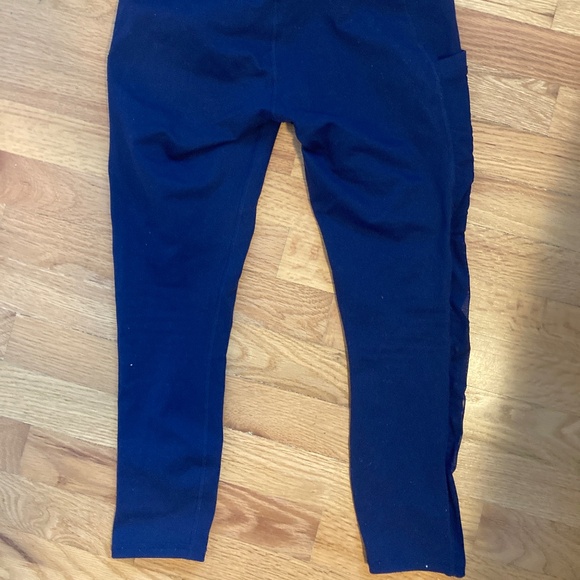 W's Fabletic Powerhold Workout Capri Pants - Picture 4 of 4